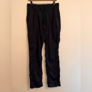 Women’s The North Face  athleisure pants. Large. Navy blue.
